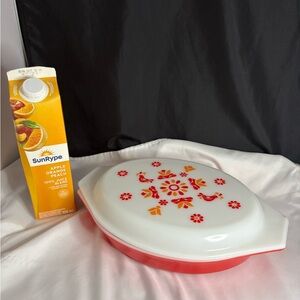 Pryex Friendship 1 qt lidded /divided serving dish